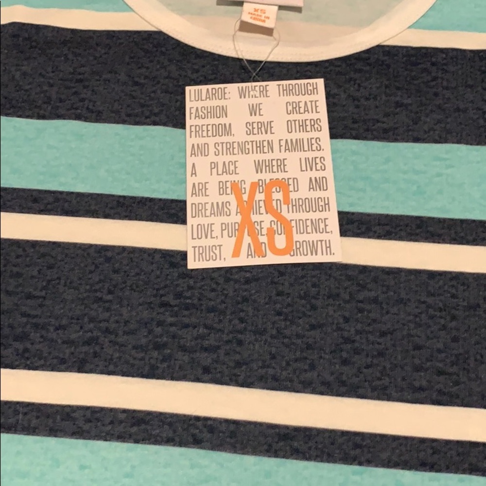 LulaRoe Melissa top - Picture 3 of 3